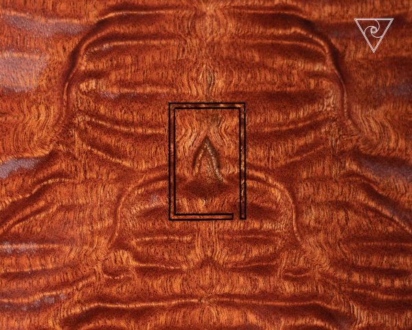 RWSA WWS 001 Theunis Fick, Q4 General, Detail of Inlay on Pomelle Sapele RWSA WWS 001 Theunis Fick, Q4 General, Detail of Inlay on Pomelle Sapele